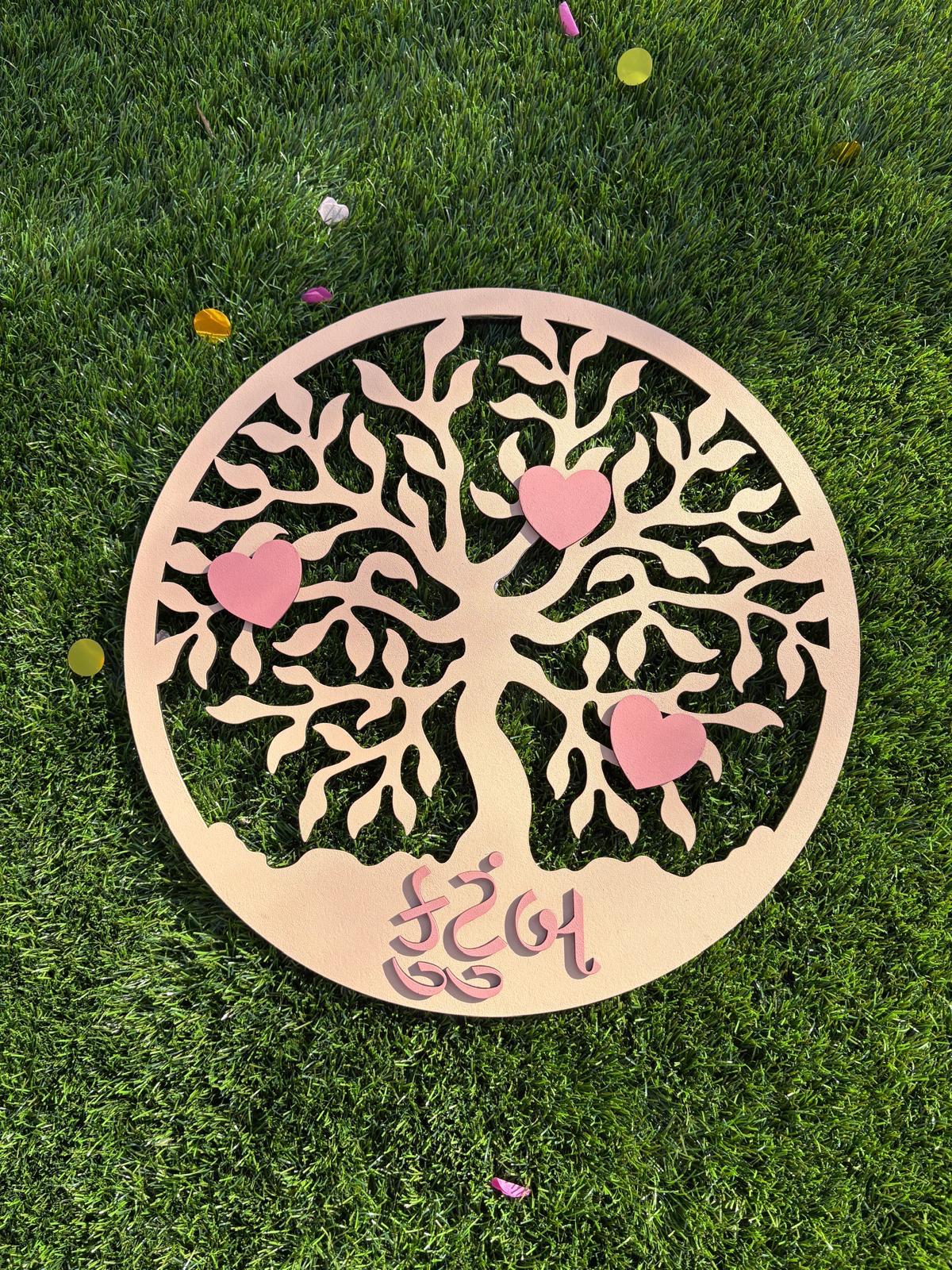 arbol de familia hecho de madera por Maena